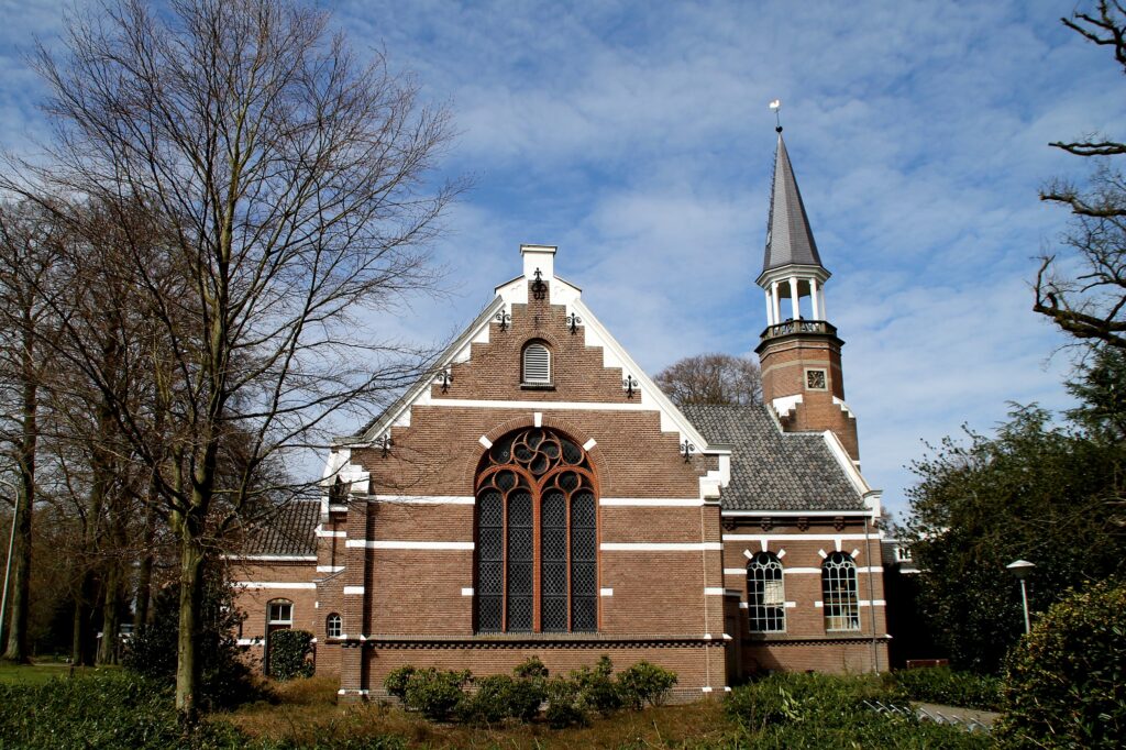 De Lucaskerk in het centrum van Ermelo