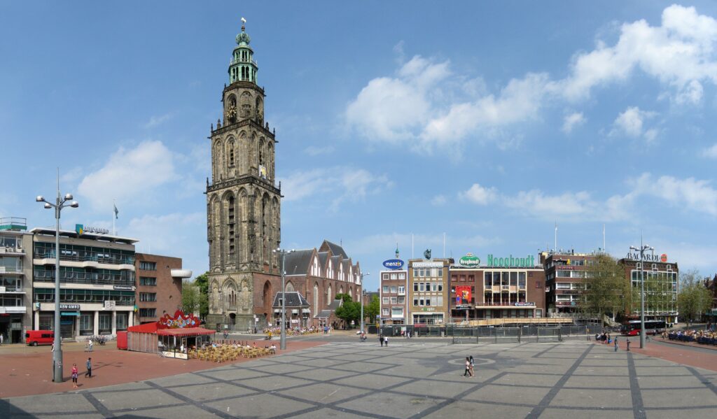 Martinitoren en Grote Markt in Groningen