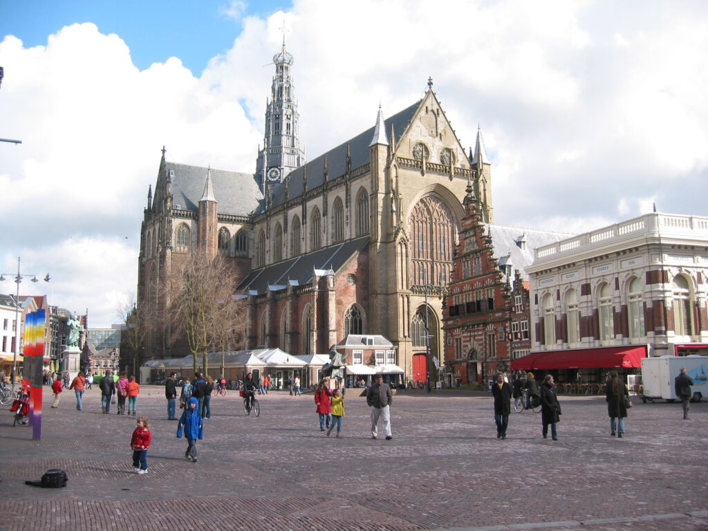Grote of Sint-Bavokerk aan de Grote Markt in Haarlem